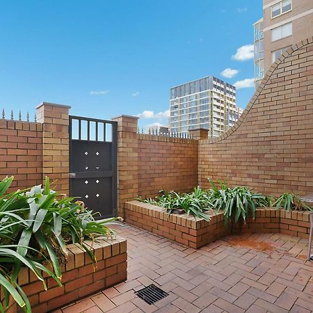 Newcastle Short Stay Accommodation - Sandbar Newcastle Beach Экстерьер фото