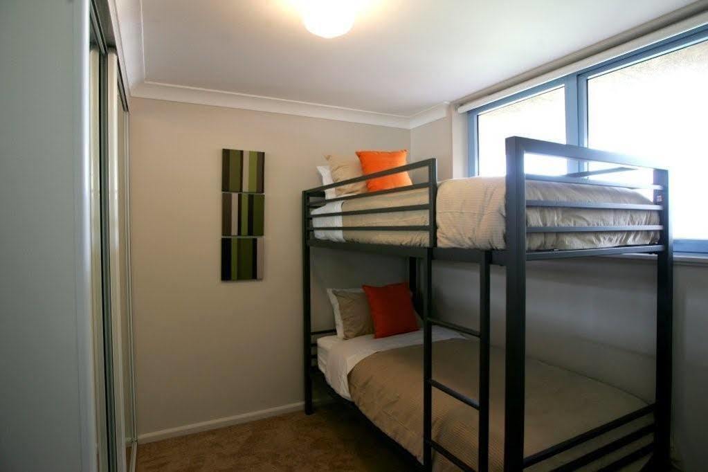 Newcastle Short Stay Accommodation - Sandbar Newcastle Beach Экстерьер фото