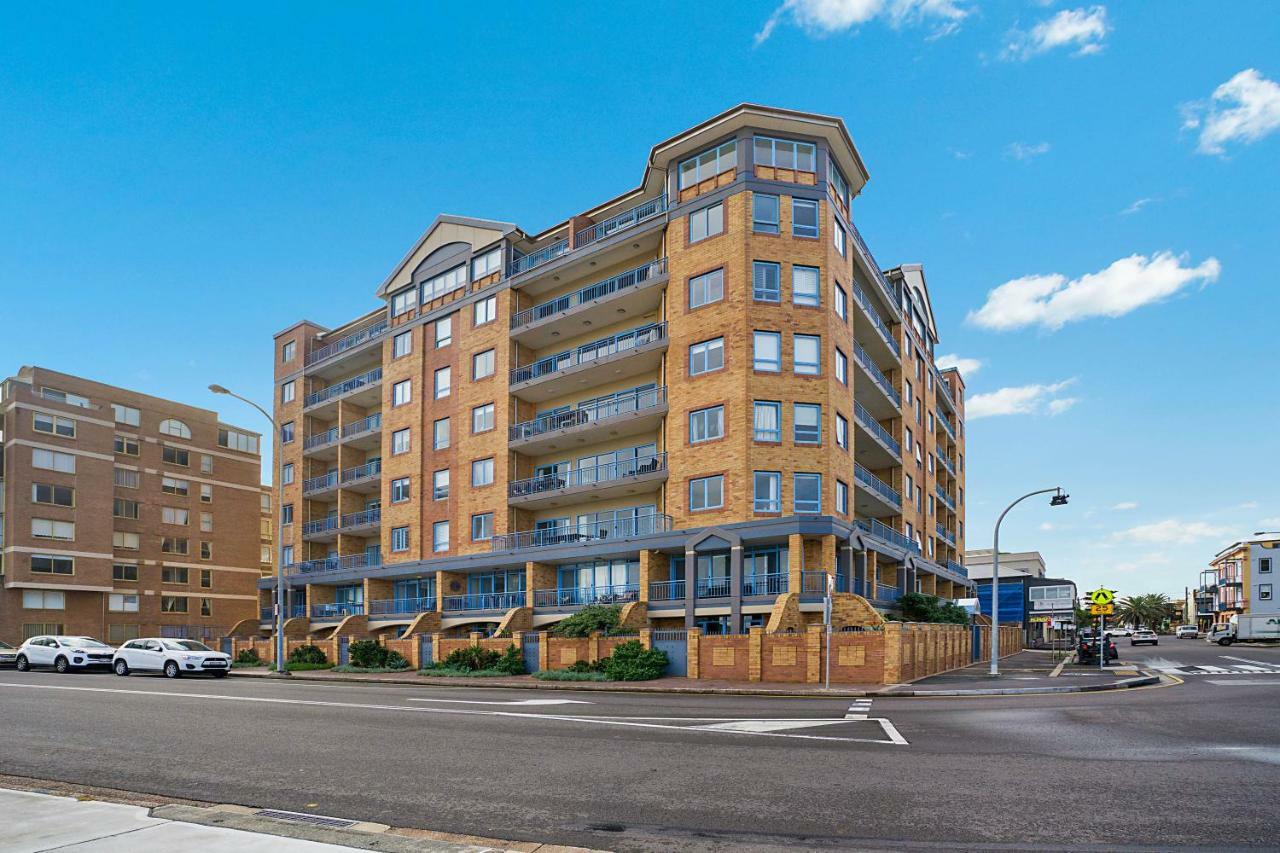 Newcastle Short Stay Accommodation - Sandbar Newcastle Beach Экстерьер фото